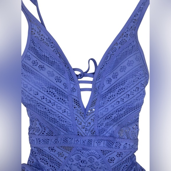 Brand new BECCA Women’s Color Play Plunge One Piece Swimsuit Small - Picture 10 of 13